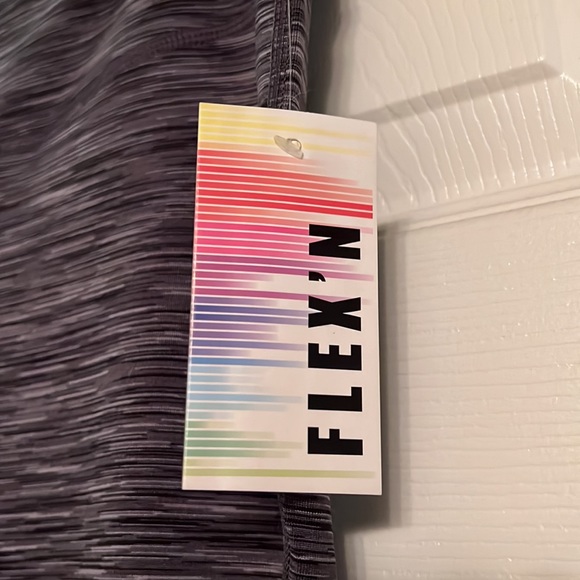 Flex’n Leggings in Heather Grey - Picture 2 of 8